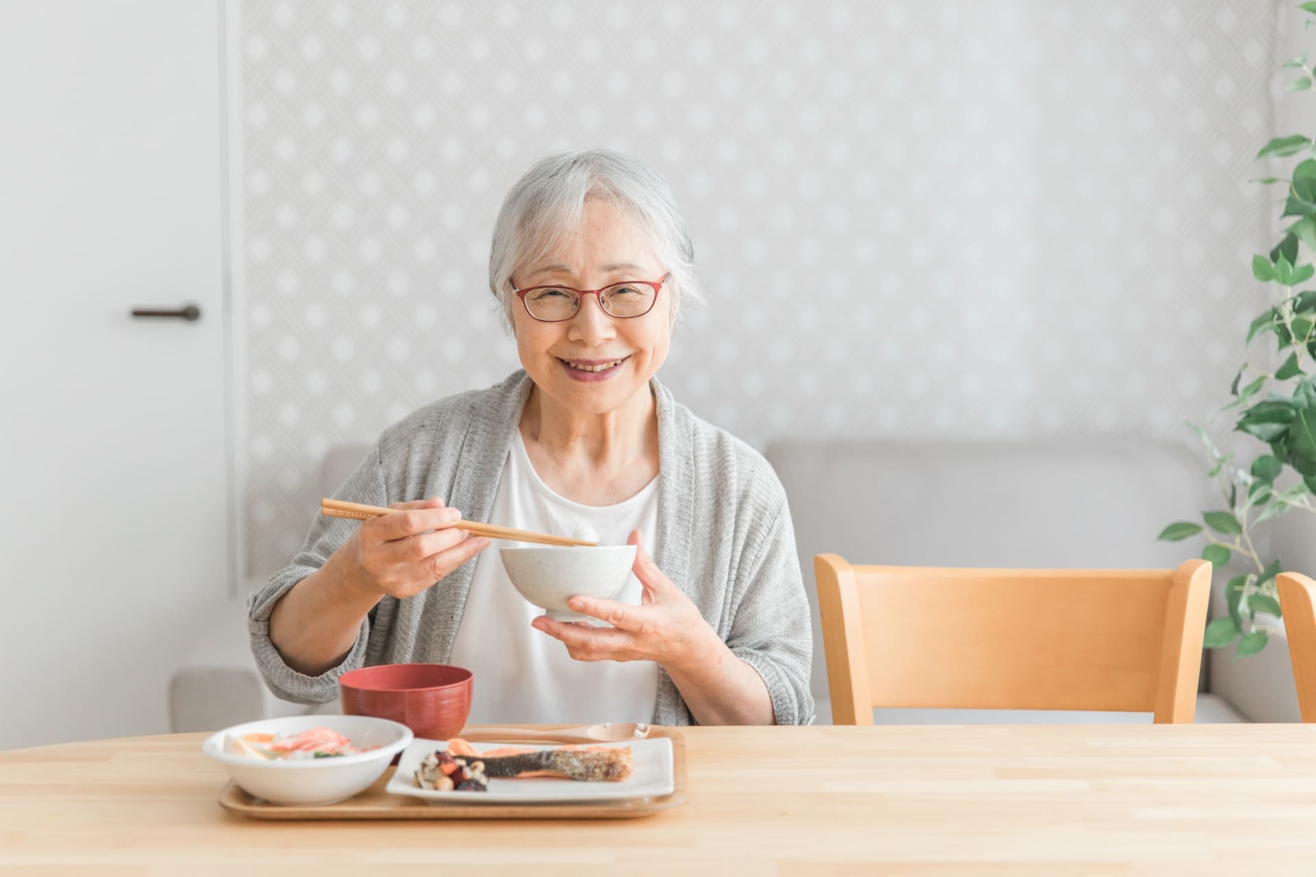 減塩でも美味しい！出汁とハーブで味わい豊かな料理術